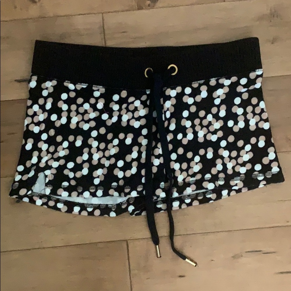 Spotted shorts